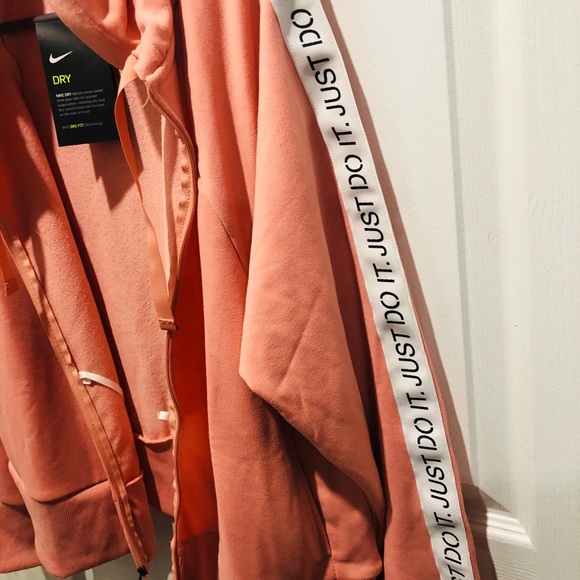 (Sold out)NIKE brand Women’s light jacket. - Picture 3 of 6